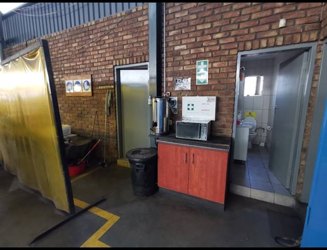 1,500M² FACTORY TO LET IN WADEVILLE